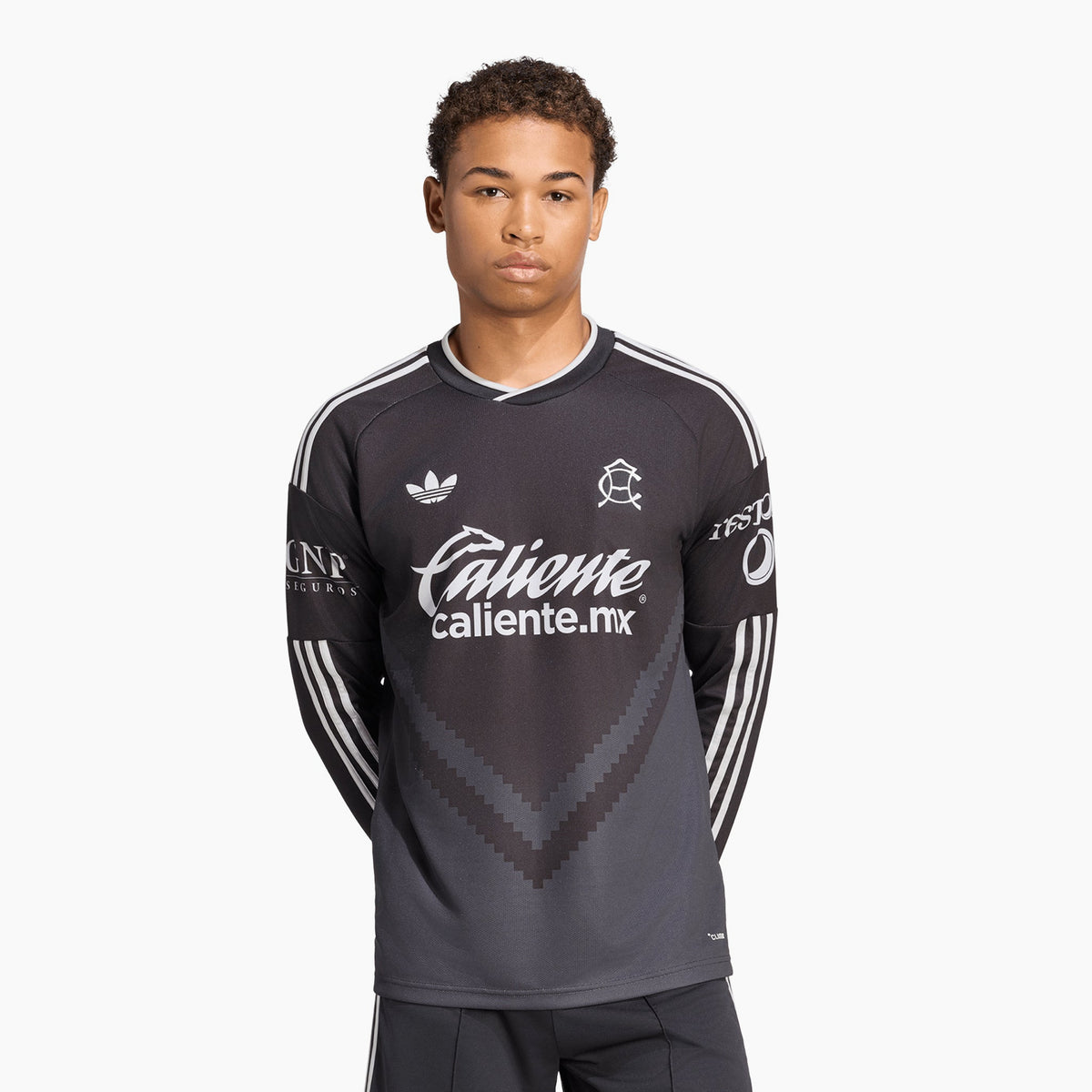 Club america 2026/27 away long sleeve jersey - front on model