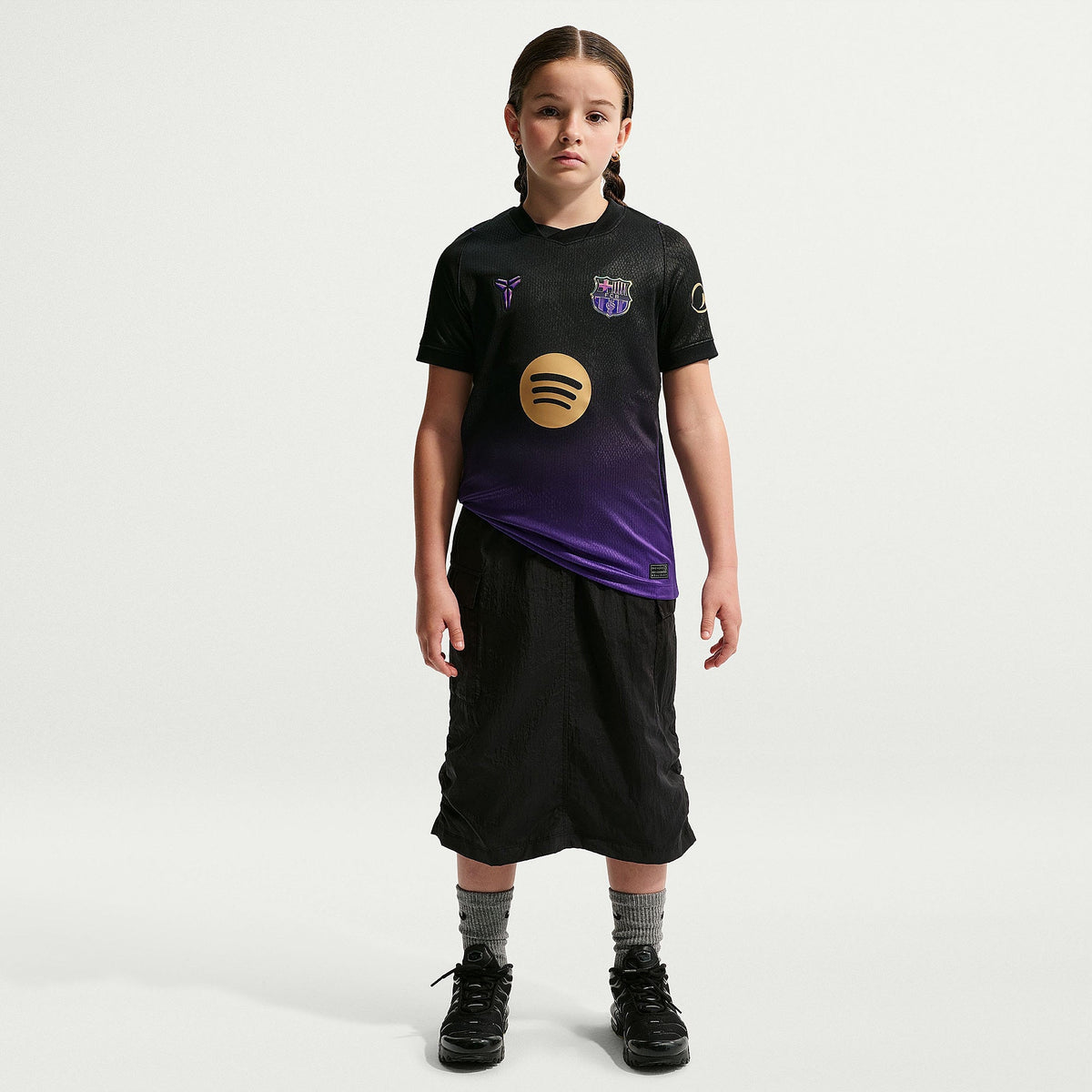 Barcelona 2026/27 away kids jersey - front on model