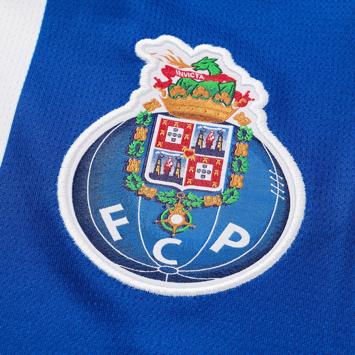 FC Porto 2026/27 Home Jersey — crest detail
