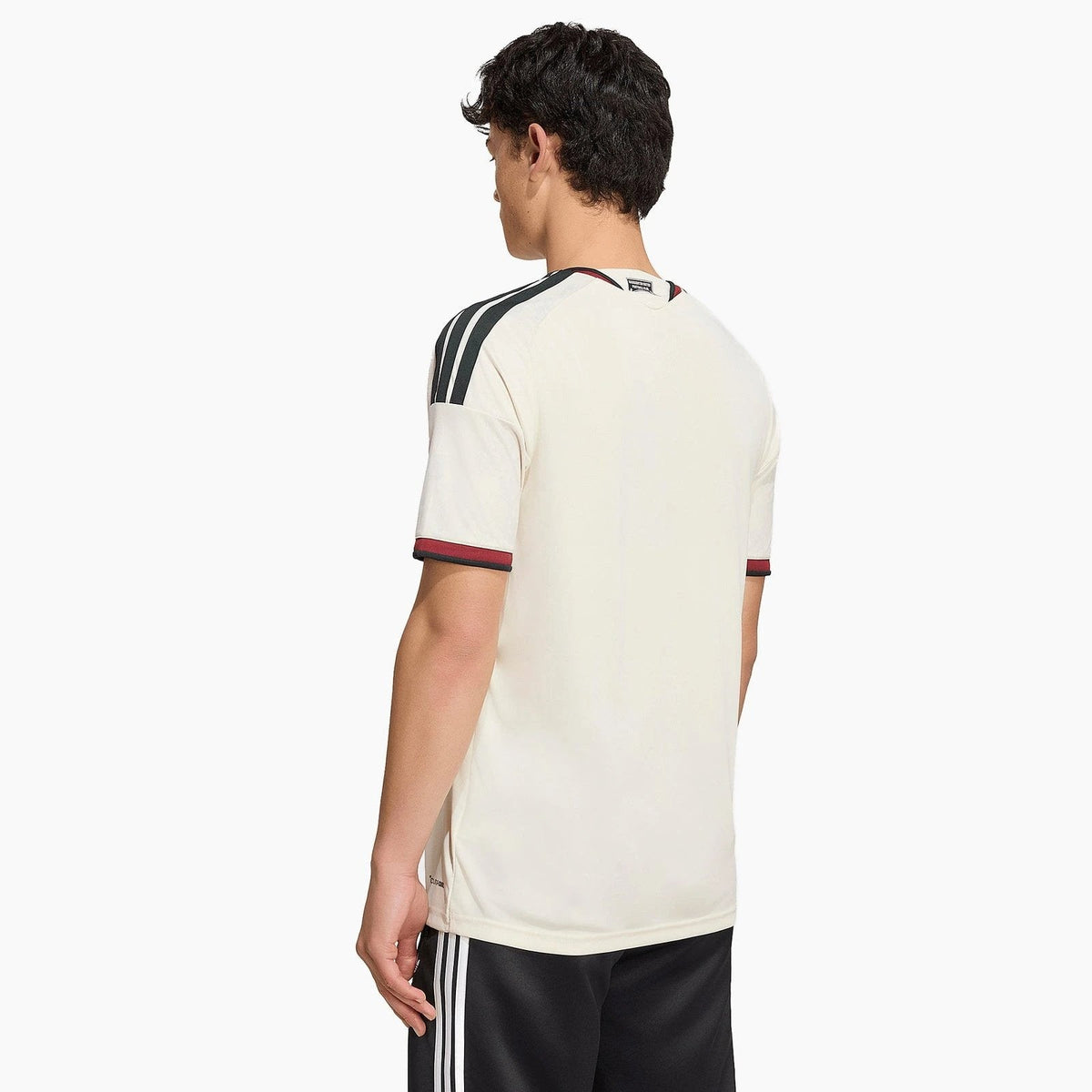 Manchester United 2026/27 Third Jersey — worn and detail view 4