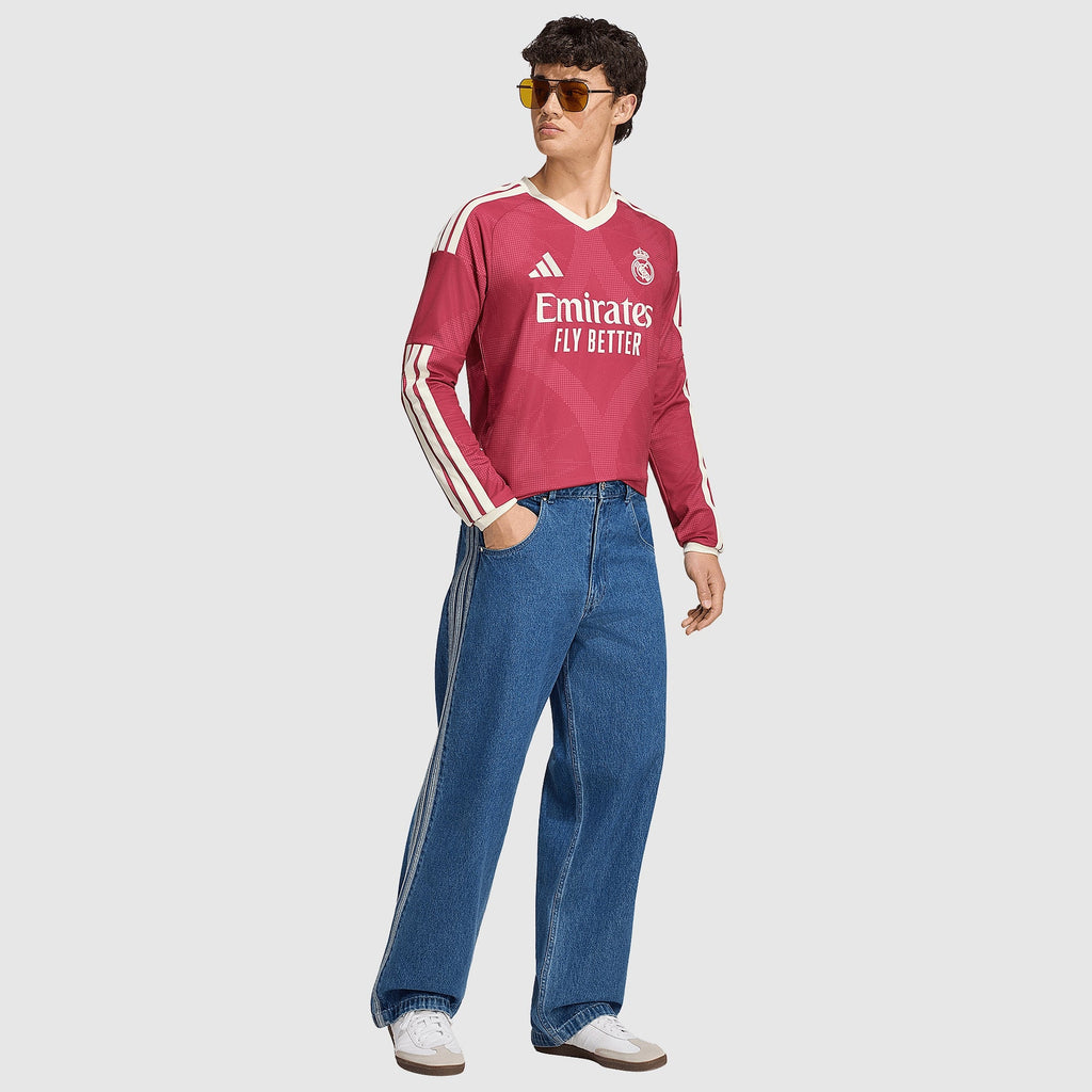 Real madrid 202026/27 third long-sleeve jersey - full fit on model