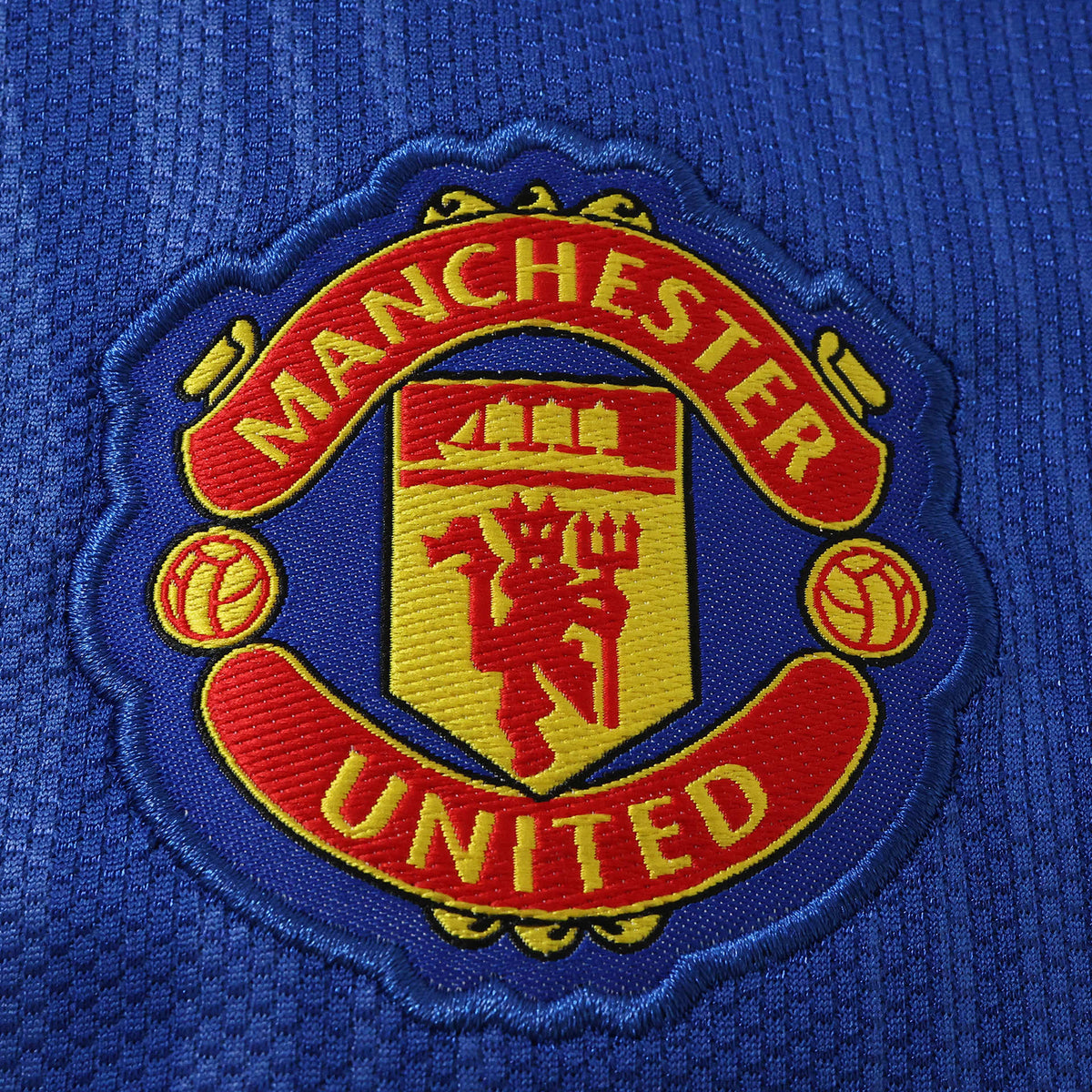 Manchester United 2026/27 Away Kids Kit — product view 6