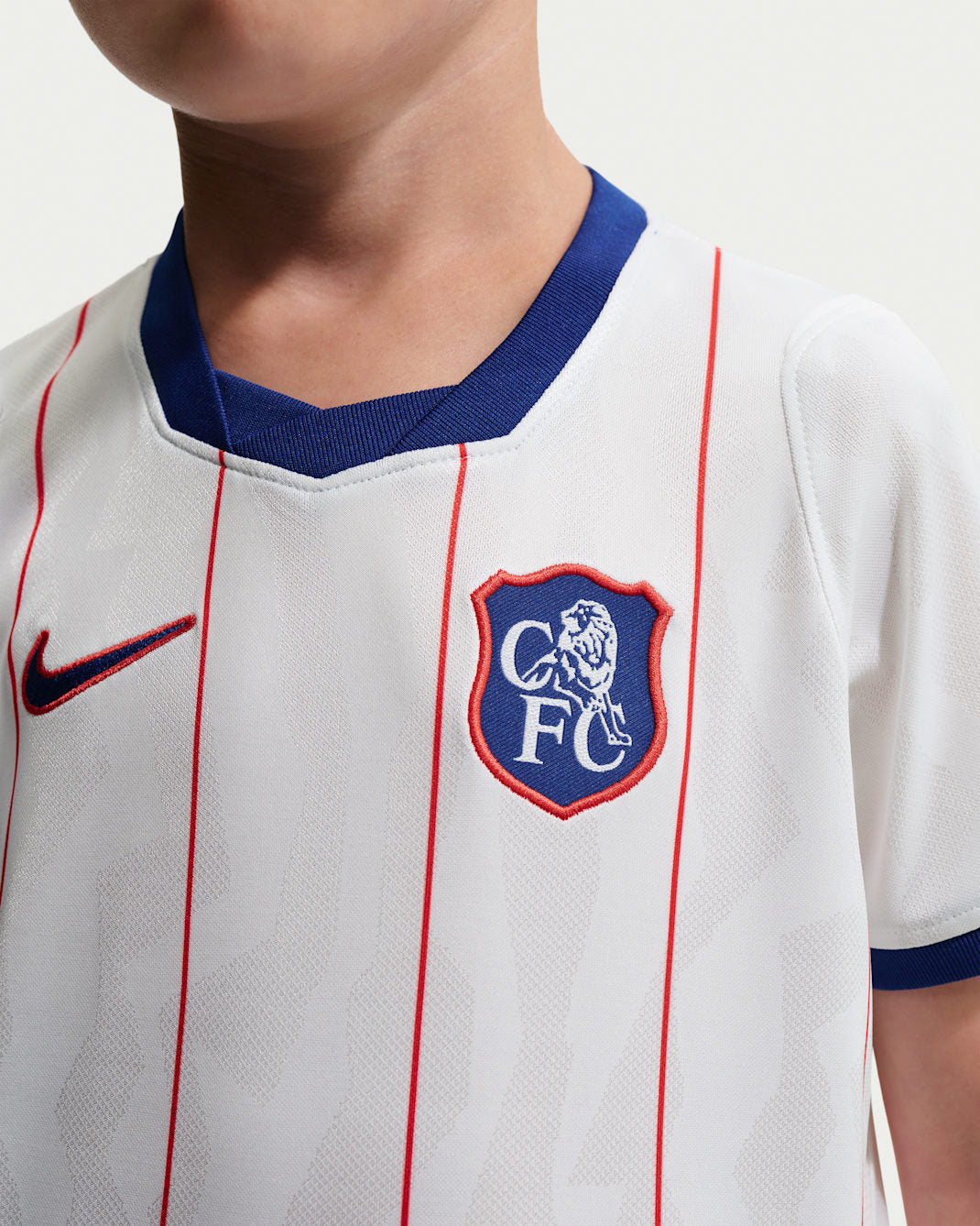 Chelsea 2026/27 Third Kids Kit - club crest, collar and fabric detail