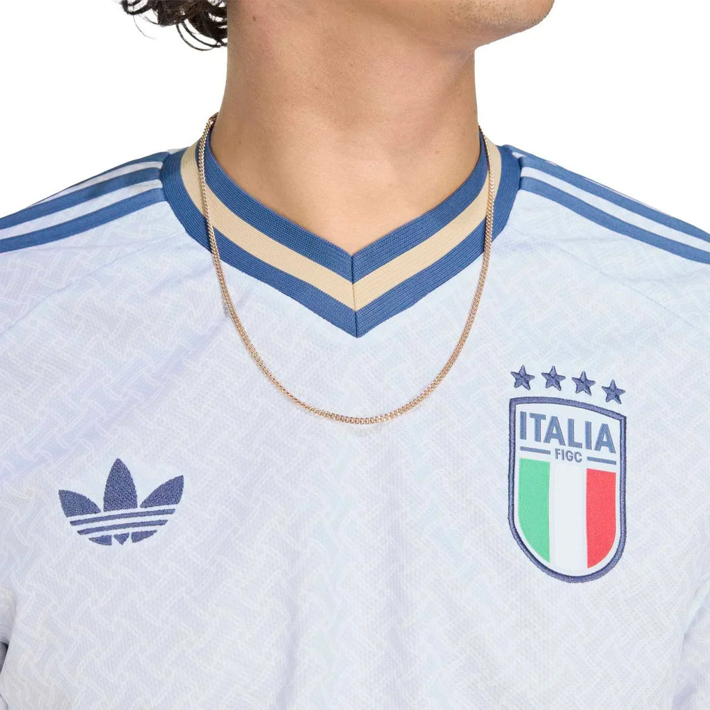 Italy 2026 Away Jersey - product detail and fit view 2