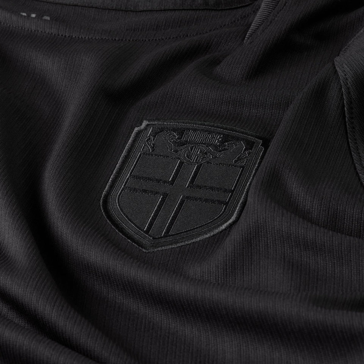 Norway 2026 Away Jersey - crest detail
