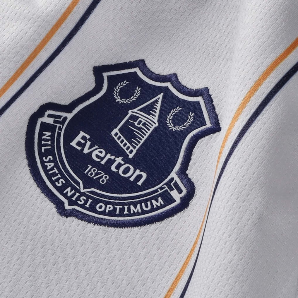 Everton 2026/27 Away Jersey - club crest detail