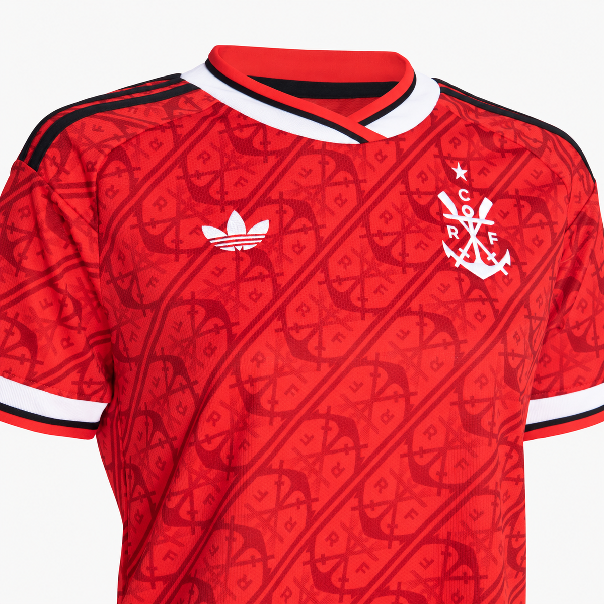 Flamengo 2026/27 women's third jersey — collar and crest detail, AI-assisted background adaptation