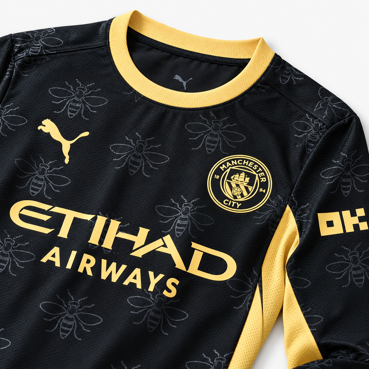 Manchester City 2026/27 Away Player Long Sleeve Jersey - crest detail