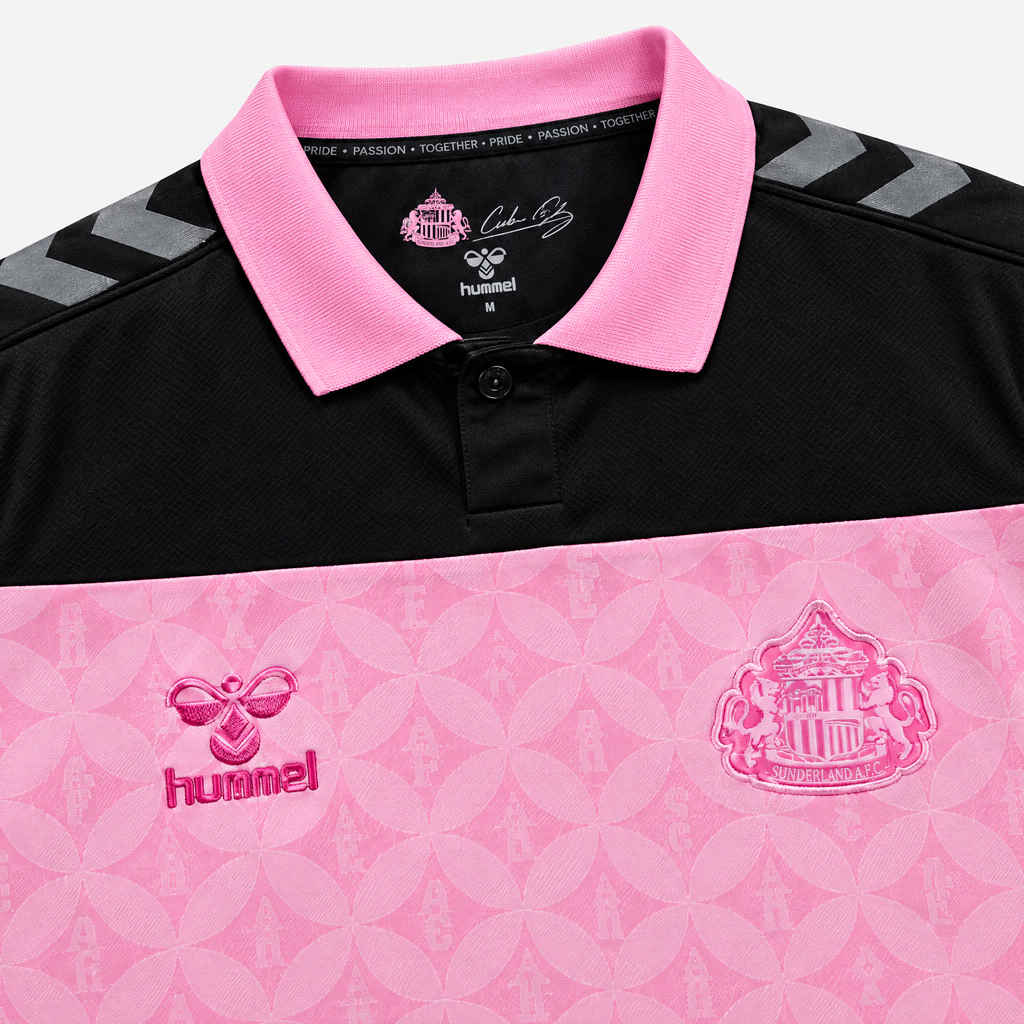 Sunderland 2026/27 Away Jersey - neckline and garment detail