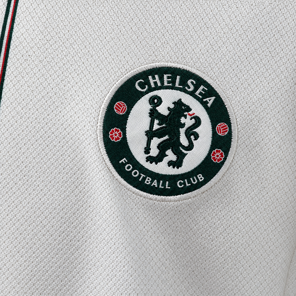 Chelsea 2025/26 Away Long Sleeve Jersey - fabric and crest detail