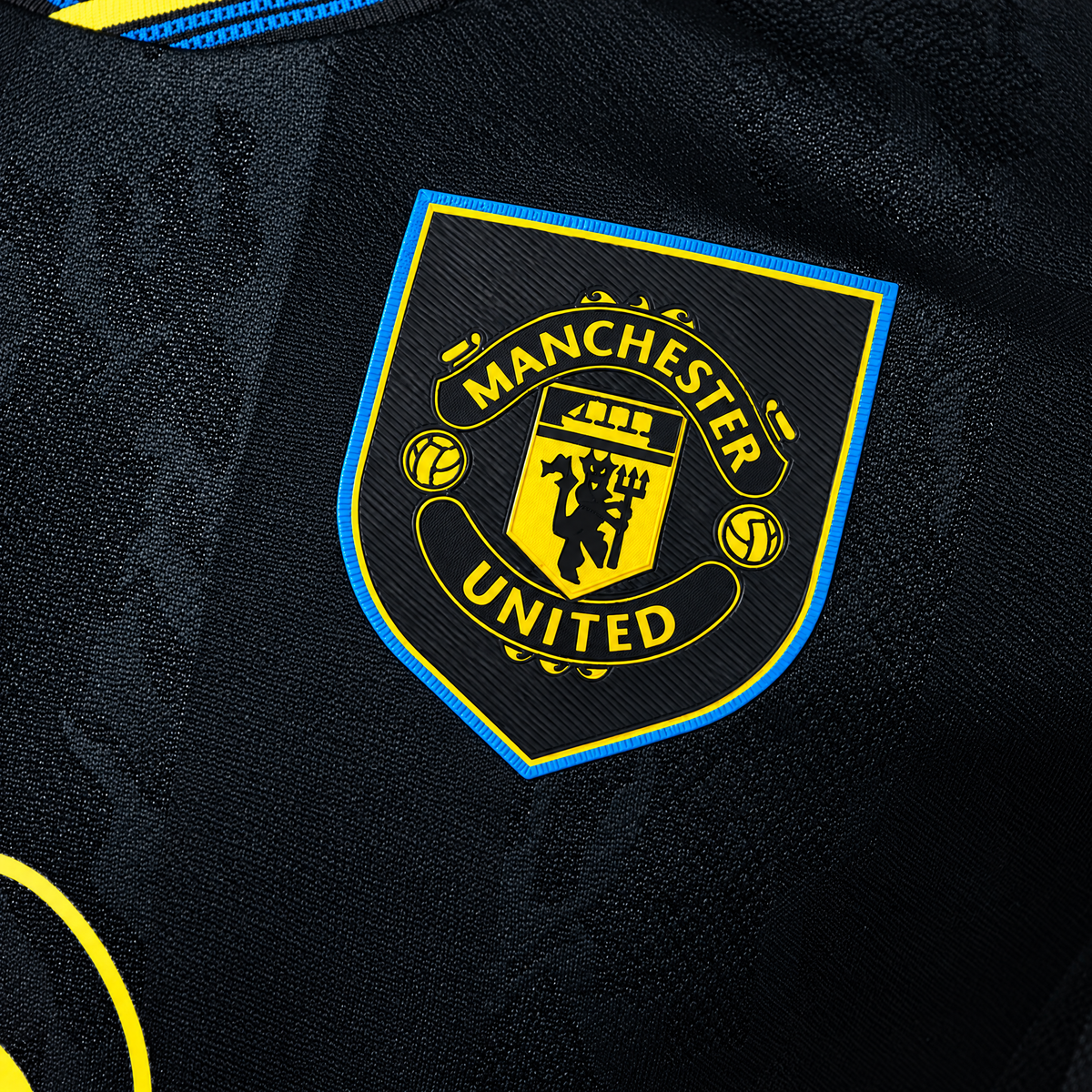 Manchester United 2025/26 Third Player Jersey - fabric and crest detail