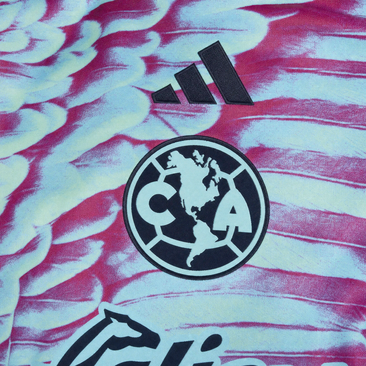 Club America 2026/27 goalkeeper jersey - central crest and patterned fabric macro detail