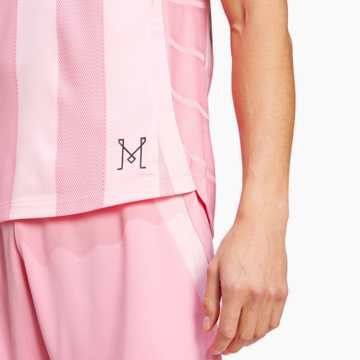 Inter Miami 2025 Euforia soccer jersey - hem detail