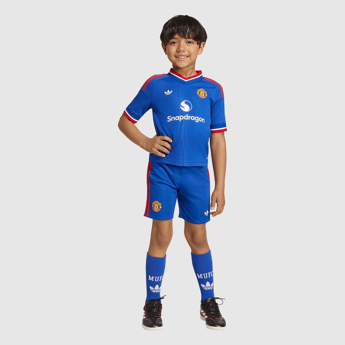 Manchester United 2026/27 Away Kids Kit — product view 3