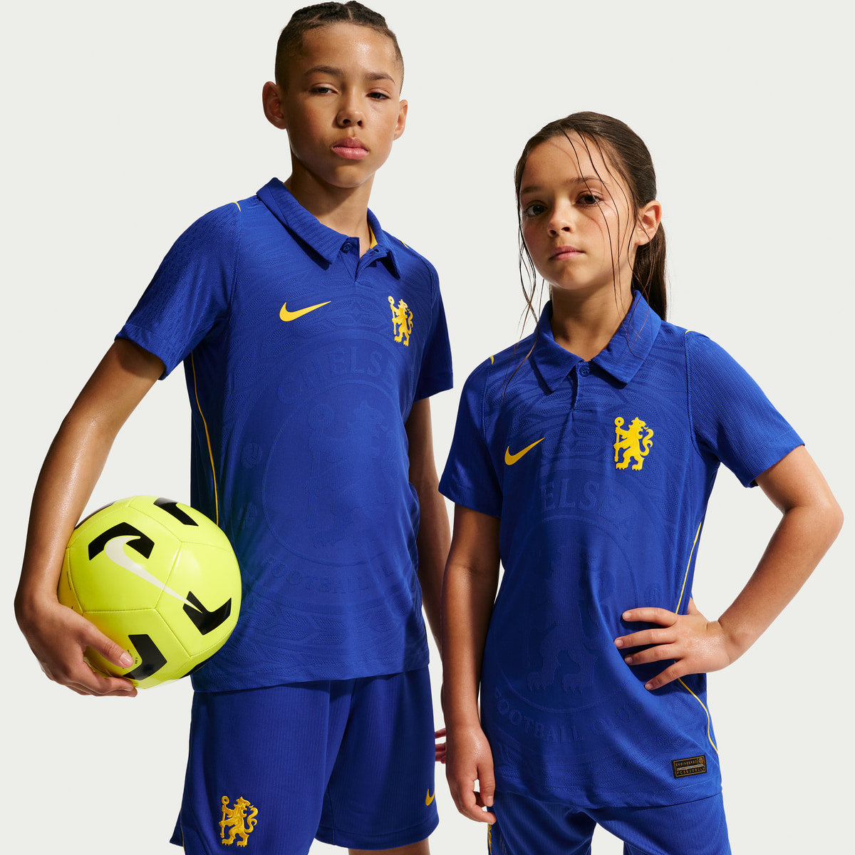 Chelsea 2026/27 Home Kids Kit — product view 2