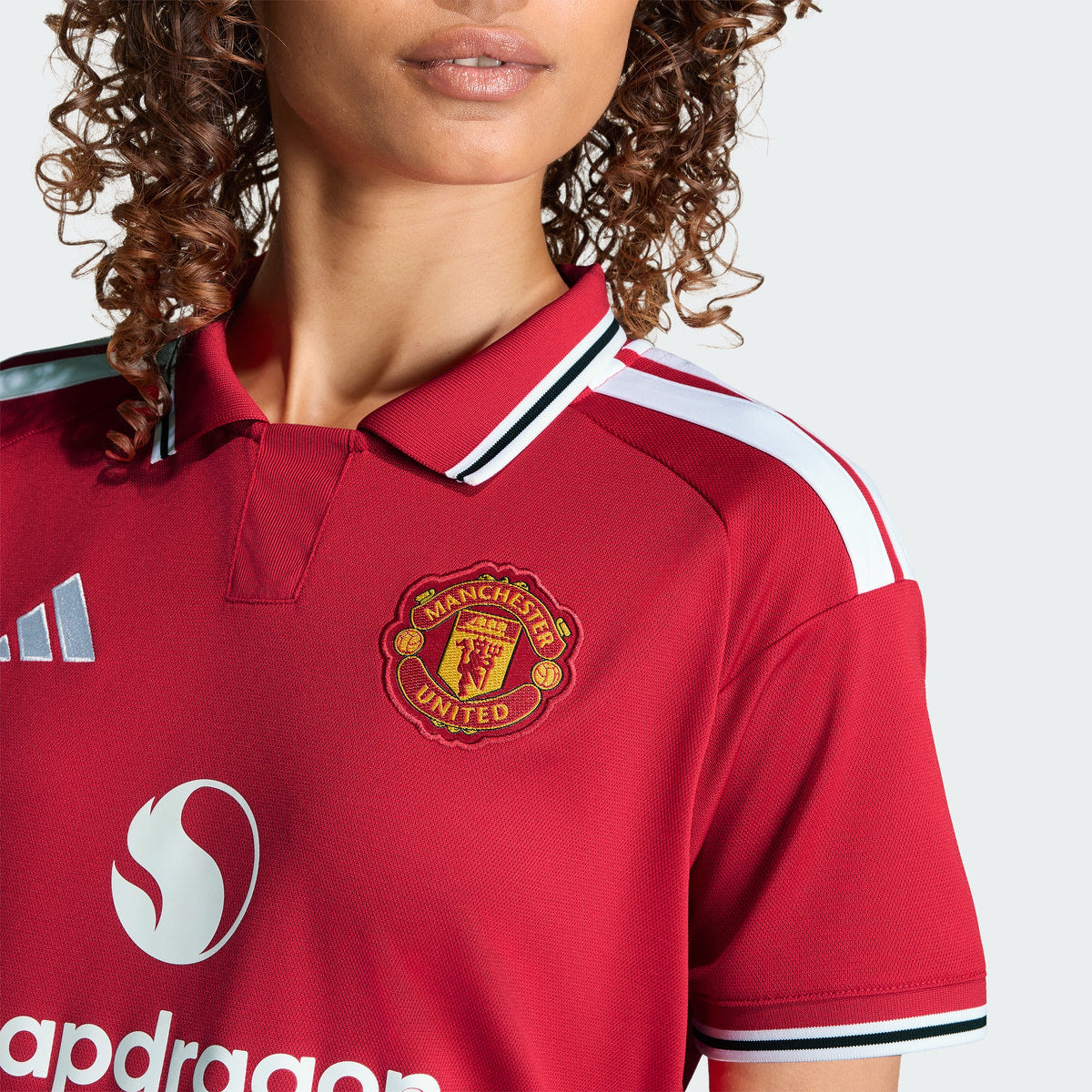 Manchester United 2026/27 Home Women's Jersey - garment detail